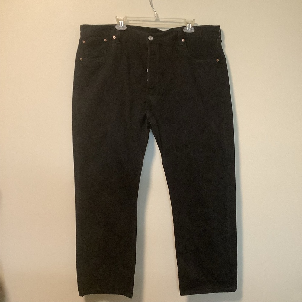 Levi’s men’s black 501 denim black jeans size w44. L32 button fly straight